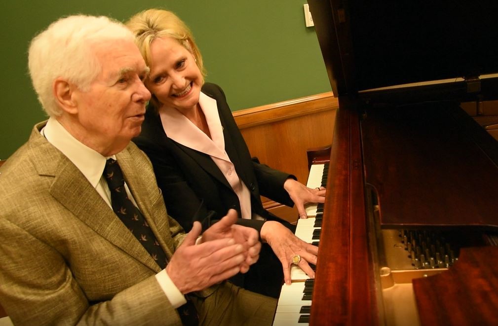 Senators Hyde-Smith and Cochran at the piano.