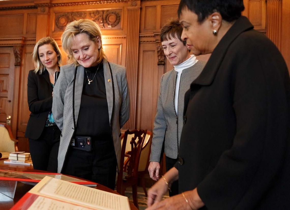 Senator Hyde-Smith, new Legislative Branch Appropriations chairman, meets with Dr. Carla Hayden, Librarian of Congress