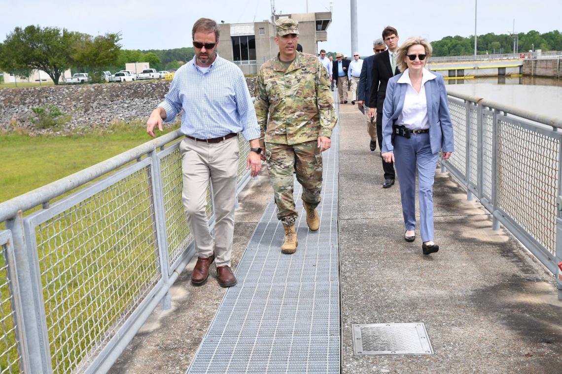 Senator Hyde-Smith visits the Tennessee-Tombigbee Waterway near Aberdeen, Monroe County. (April 23, 2019)