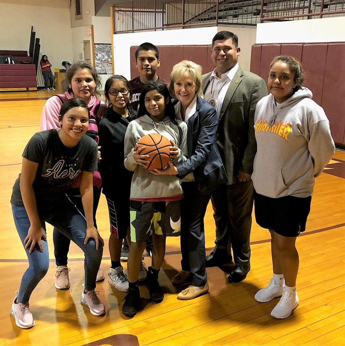 Senator Hyde-Smith visits with students from Choctaw Central High School in Choctaw, MS. (Aug. 23, 2019)