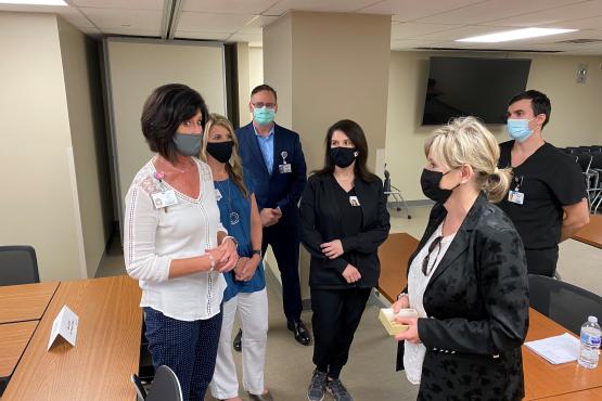 Senator Hyde-Smith tours the new St. Dominic Hospital emergency department and thanks nursing staff for efforts during the pandemic. (Aug. 19, 2021) 