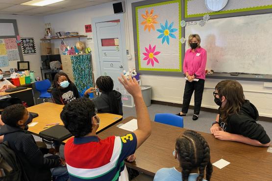 Senator Hyde-Smith discusses the federal government and jobs with eighth-grade students at Rod Paige Middle School in Monticello. (Oct. 14, 2021)