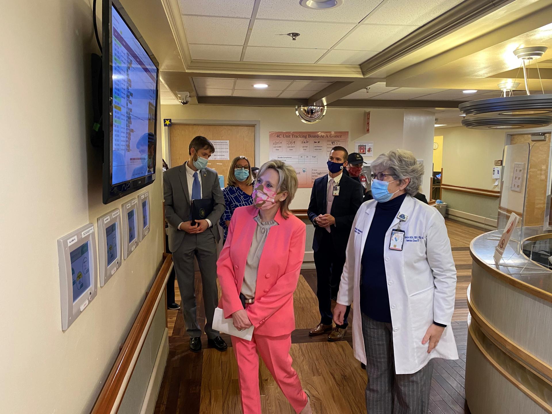 Senator Hyde-Smith receives a briefing on operations at the G.V. (Sonny) Montgomery VA Medical Center in Jackson, including its COVID vaccination clinic. (March 12, 2021)